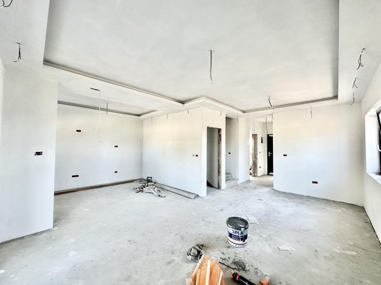 Duplex cu 5 camere cu Canalizare în Moșnița Nouă