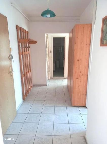 Apartament cu 2 camere semidecomandat în Calea Dumbrăvii