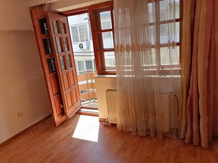 Spațiu comercial, de 300 mp, în Ultracentral