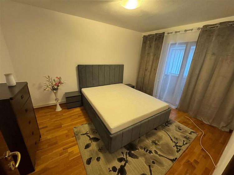Ap 3 camere, renovat, etaj 3, str. Longinescu - Liceul Economic - 6