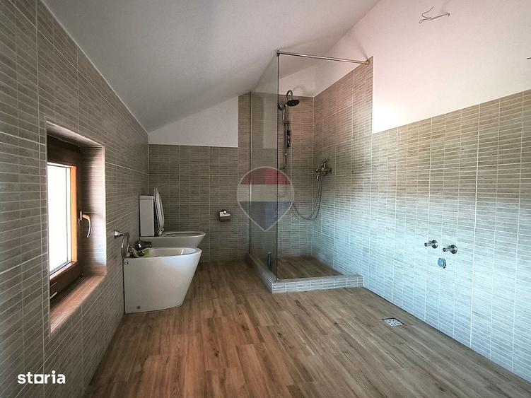 Casă cu 4 camere în Hoghilag