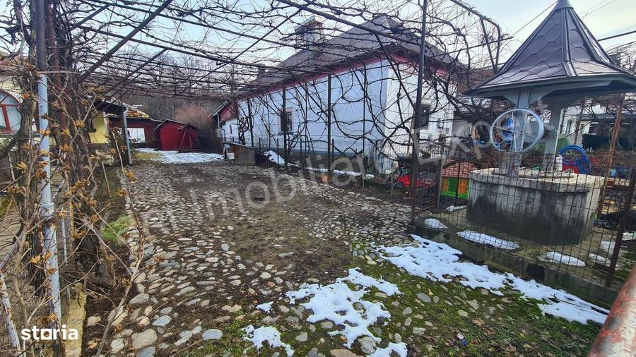 Casă cu 3 camere în Albești
