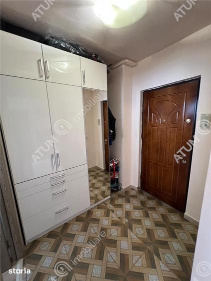 Apartament 2 camere balcon pivnita etajul 1 zona Siretului Sibiu - 8