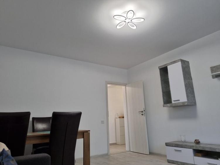 Apartament cu 3 camere decomandat în Rahova
