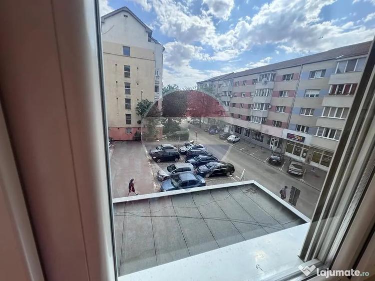 Apartament cu 3 camere decomandat în Nord