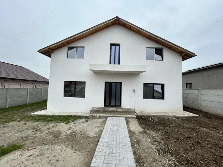 Casă cu 6 camere cu Teren 380 Mp în Central