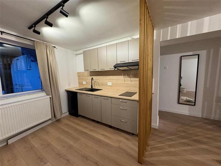 Spațiu comercial, de 448 mp, în 13 Decembrie