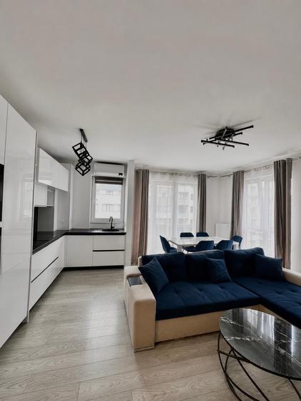Apartament cu 3 camere decomandat în Central