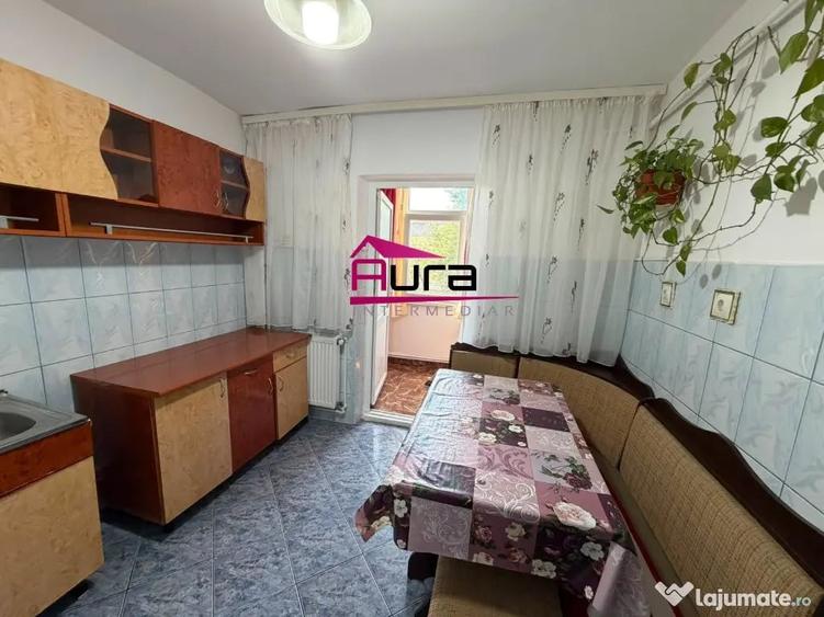 Apartament cu 3 camere decomandat în E3