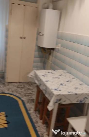 Apartament cu 2 camere decomandat în Piața Centrală