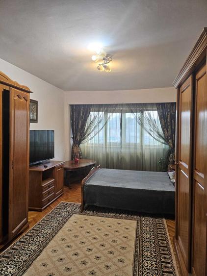 Apartament cu 4 camere decomandat în Lehnești