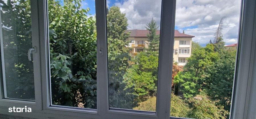 Apartament cu 4 camere în Săsar