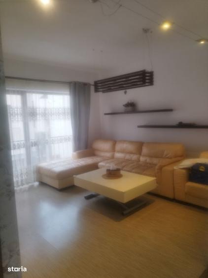 Apartament cu 3 camere în Câmpului