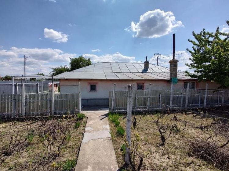 Casă individuală cu 3 camere cu Teren 1325 Mp în Cișmele
