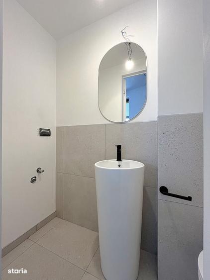 Apartament cu 4 camere semidecomandat în Floreasca