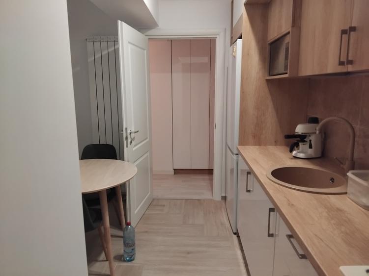 Apartament cu 3 camere decomandat, mobilat în Tătărași