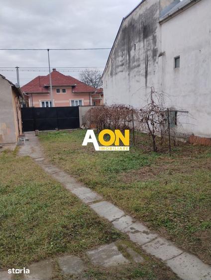 Casă cu 2 camere cu Teren 758 Mp în Central