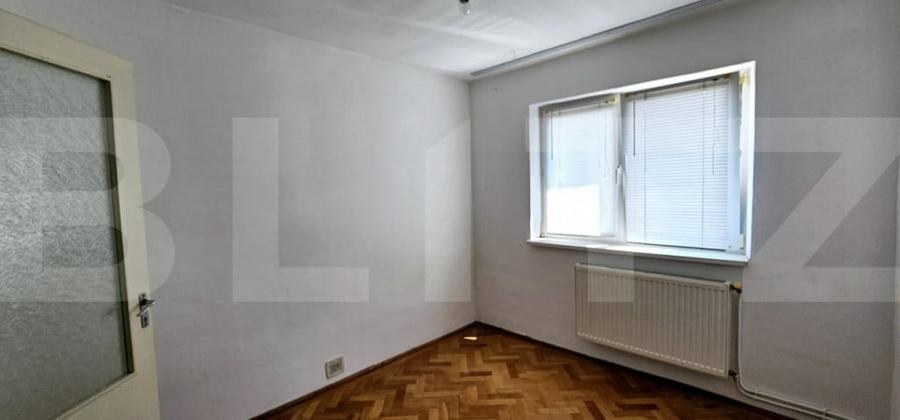 Apartament cu 3 camere decomandat în Simeria
