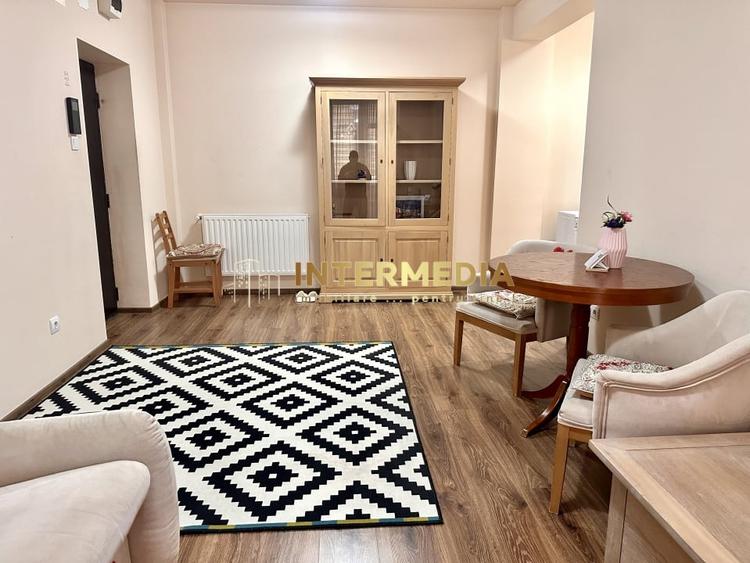 Apartament cu 2 camere decomandat, mobilat în Central
