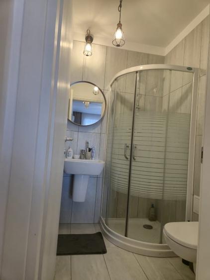 Apartament cu 3 camere decomandat, mobilat în Pantelimon