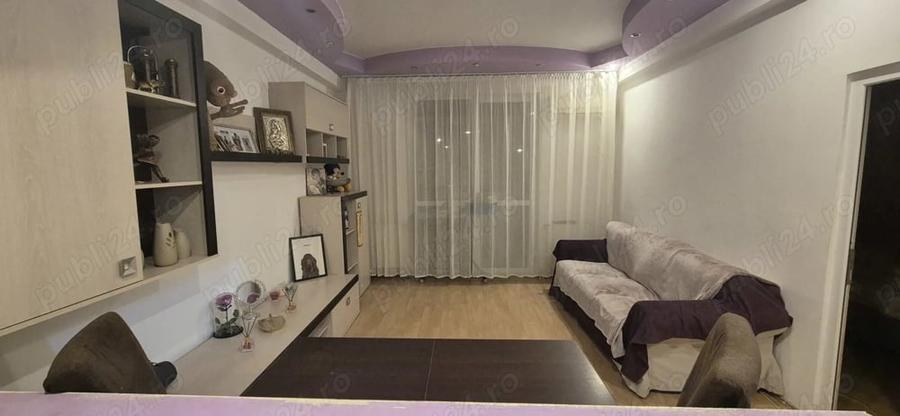 Apartament cu 3 camere decomandat în Sebastian