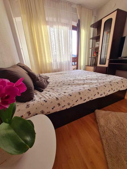 Chirie garsoniera , vedere la bulevard , mobilata si utilata - 3