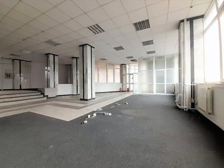 Cladire mixta / Loc. Fieni / zona centrala / D+P+1, / 828 mp / comision 0% - 2