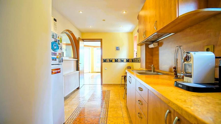 Proprietate unică pe malul lacului Moacșa – liniște, rafinament, eleganta - 12