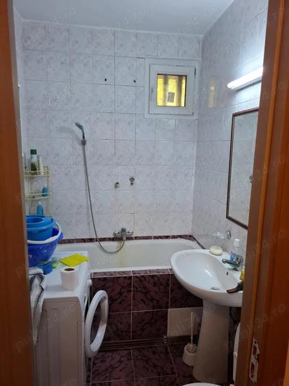 Proprietar, 3 camere in Vila (nr 31), Pajura, sect 1, str Presei, renovat,et 2 - 8