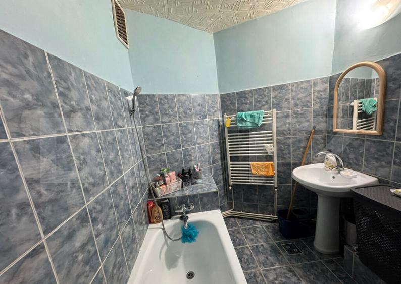 Apartament cu 2 camere, semidecomandat, zona ultracentrala i - 2