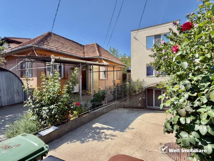 Casă individuală cu 6 camere cu Canalizare în Între Lacuri