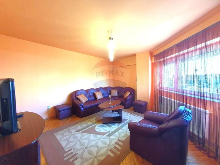 Inchiriez apartament 2 camere Vlaicu, decomandat, etaj 2, centrală gaz - 2