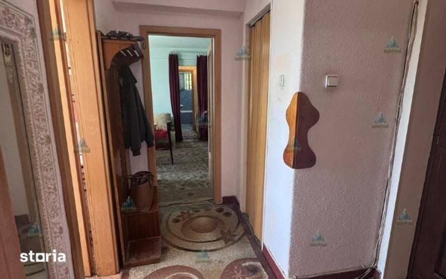 Apartament 3 camere de vanzare Zona Centrala - 4