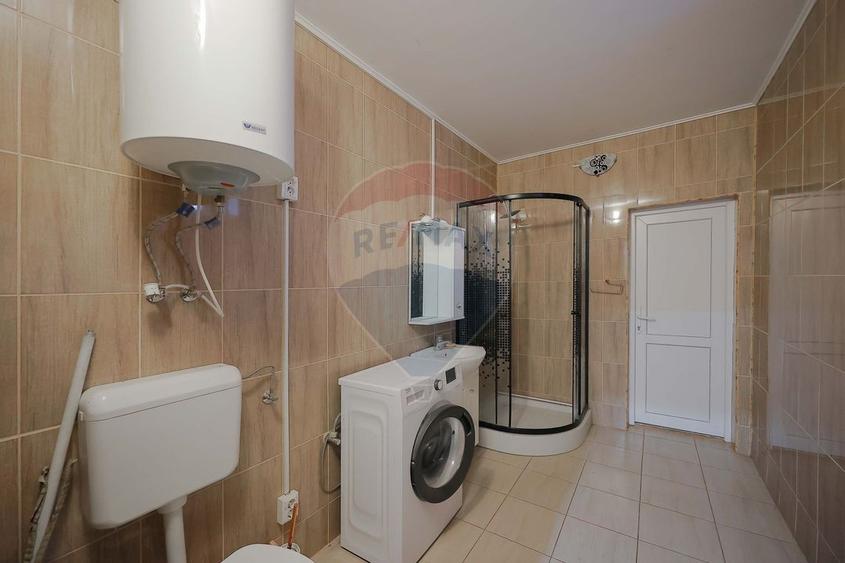 Casa cu teren de 3474 mp in Sannicolau Roman - 7