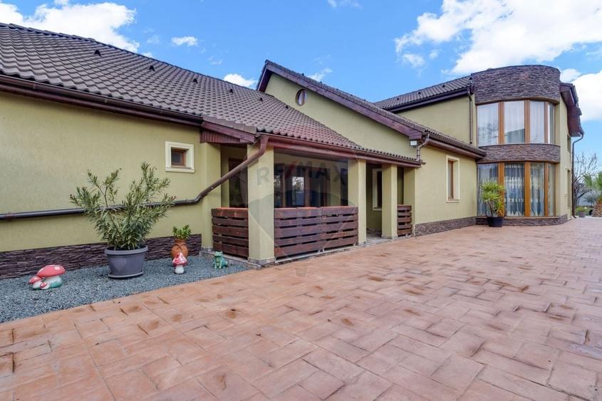 Casa noua pe colt si teren 1079 mp de vanzare in Macea,Arad - 5