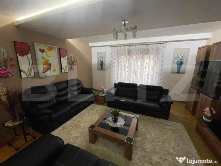 Casa 3 dormitoare de vanzare, 200 mp, teren 252mp, zona Semi - 12