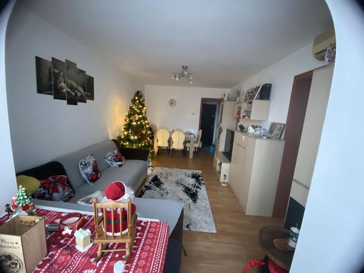 Vand apartament 3 camere- zona centrala - 8