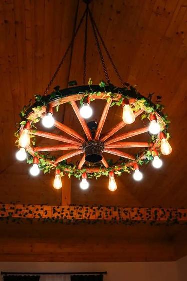 PENSIUNE-2025 , langa Riul MOlDOVA ,6 camere . totul nou , ECHIPATA COMPLET - 10