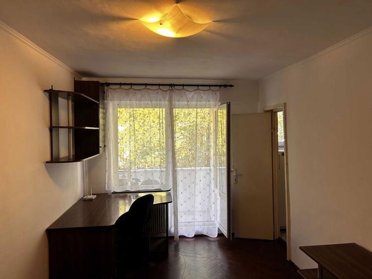 Vand garsoniera etaj intermediar - 2