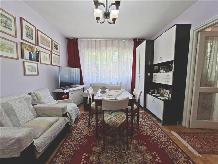 Apartament 3 camere semidecomandat | Etaj 1, zona Centrala, Bacau - 2