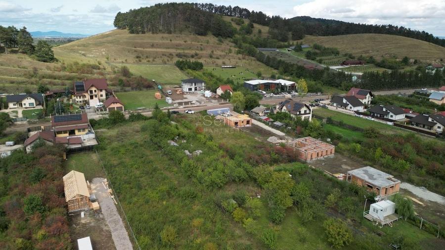 Teren intravilan - 10