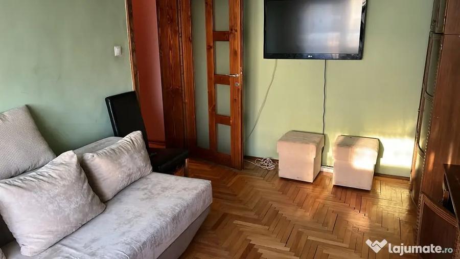 Apartament cu 3 camere decomandat în Nufărul