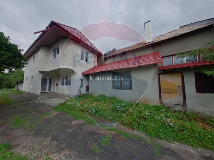 Casa / Vila cu 3 camere de vanzare in zona Central