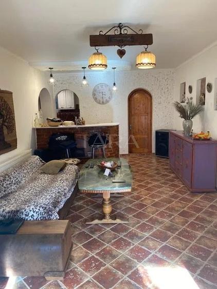 Casa cu 3 camere de vanzare in Dambul Rotund - 1