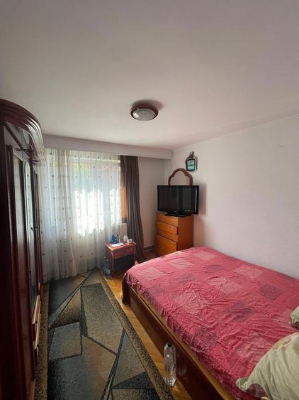 Inchiriez o camera in zona banat ! - 1