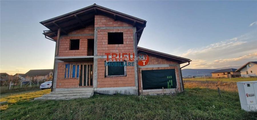 Casă la roșu cu garaj în Orizont