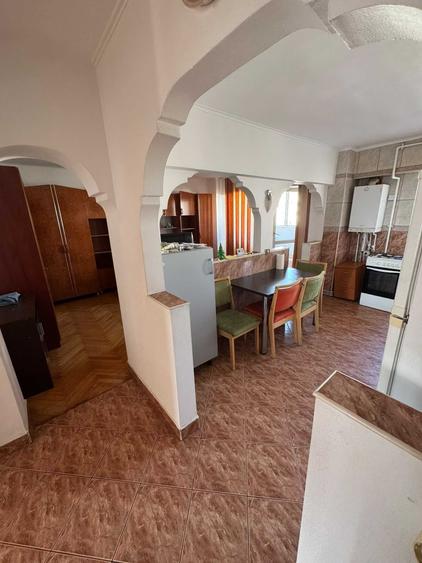 Apartament cu 4 camere decomandat în Fortuna