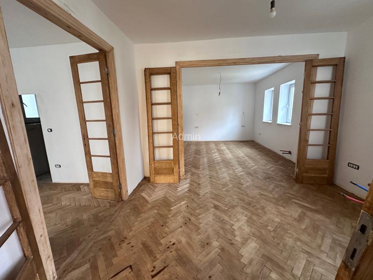 1/2 din vila interbelica in zona Banu Manta - Piata 1 Mai 1/2 din vila interbelica in zona Banu Manta - Piata 1 Mai