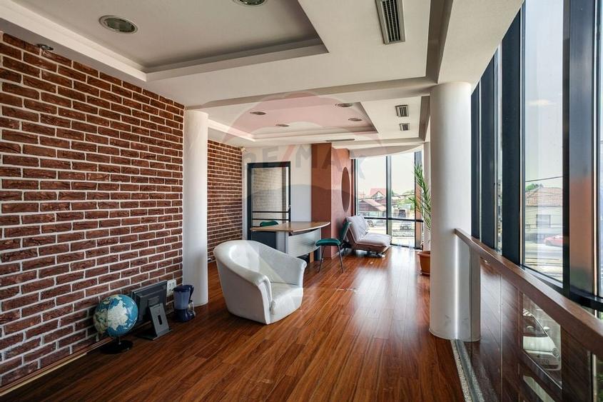 Cladire de birouri Micalaca pe principala, vad si vizibilitate sporita - 13