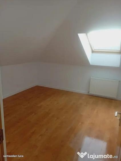 Apartament cu 3 camere semidecomandat în Florești